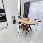 Agrey Frame * Βουκουρέστι